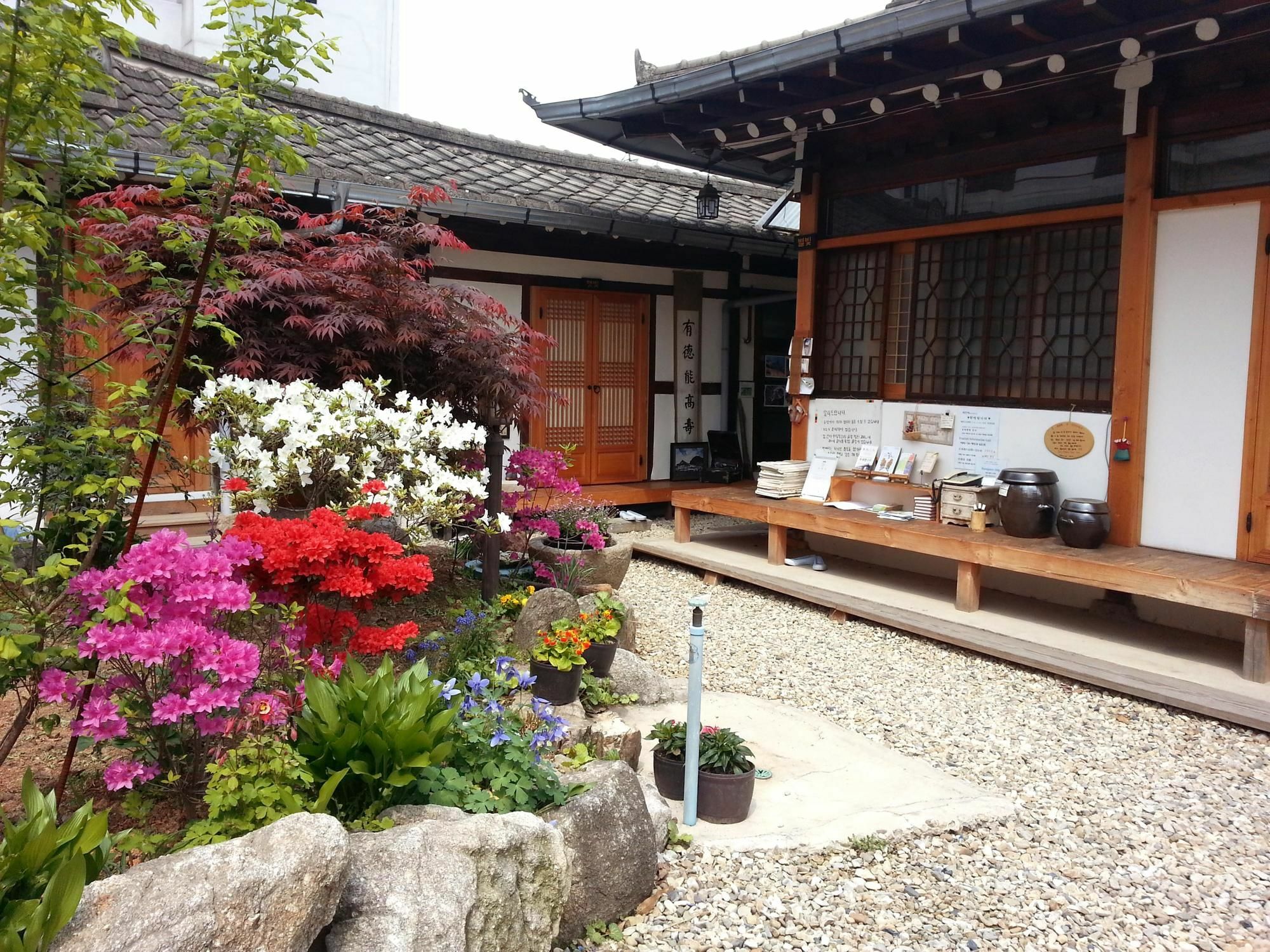 Dukmanjae Hotel Jeonju Exterior foto