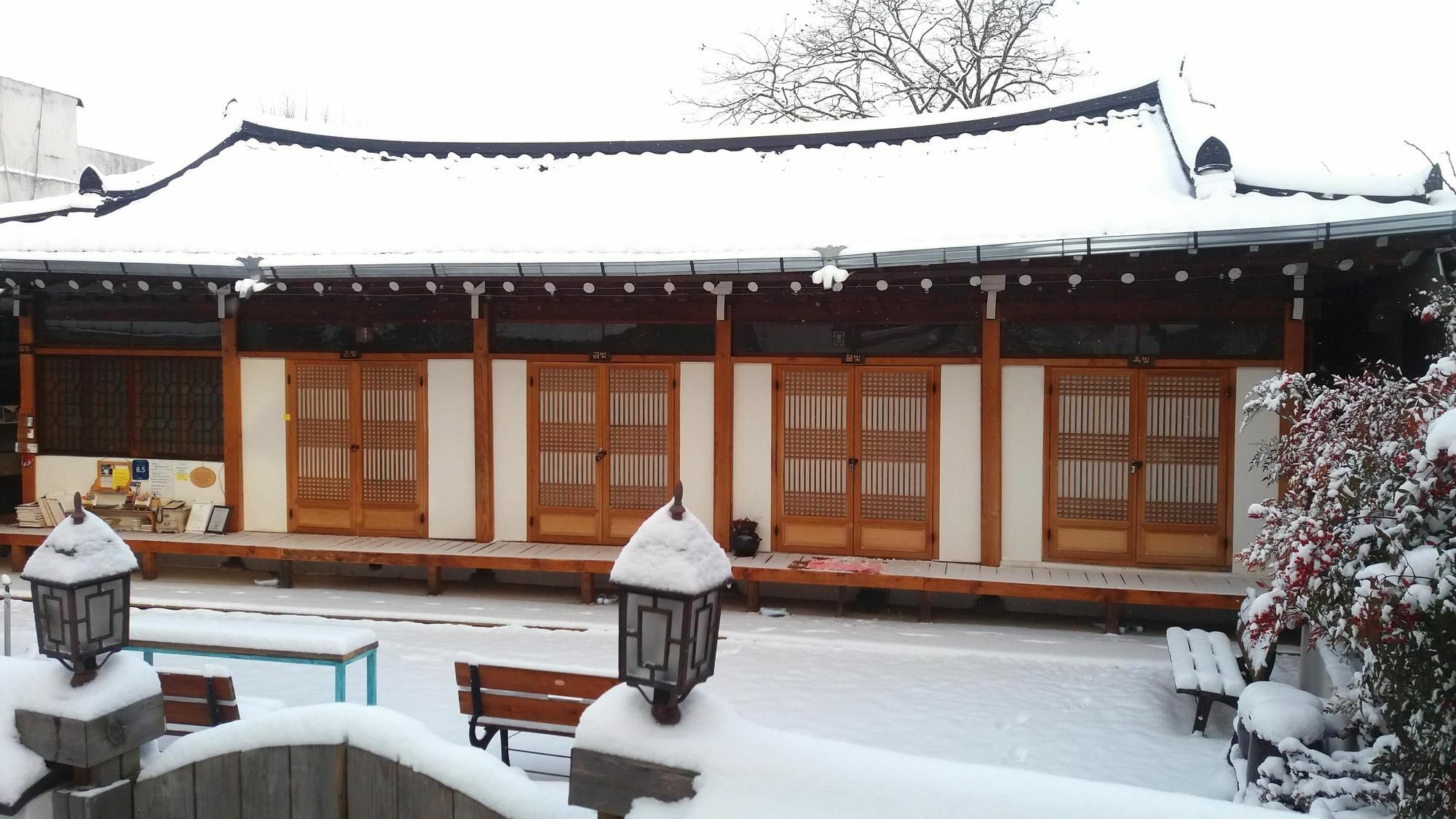 Dukmanjae Hotel Jeonju Exterior foto